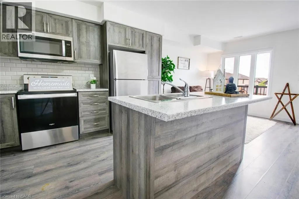 150 ROCHEFORT Street Unit# E, #E