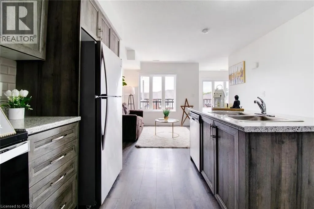 150 ROCHEFORT Street Unit# E, #E