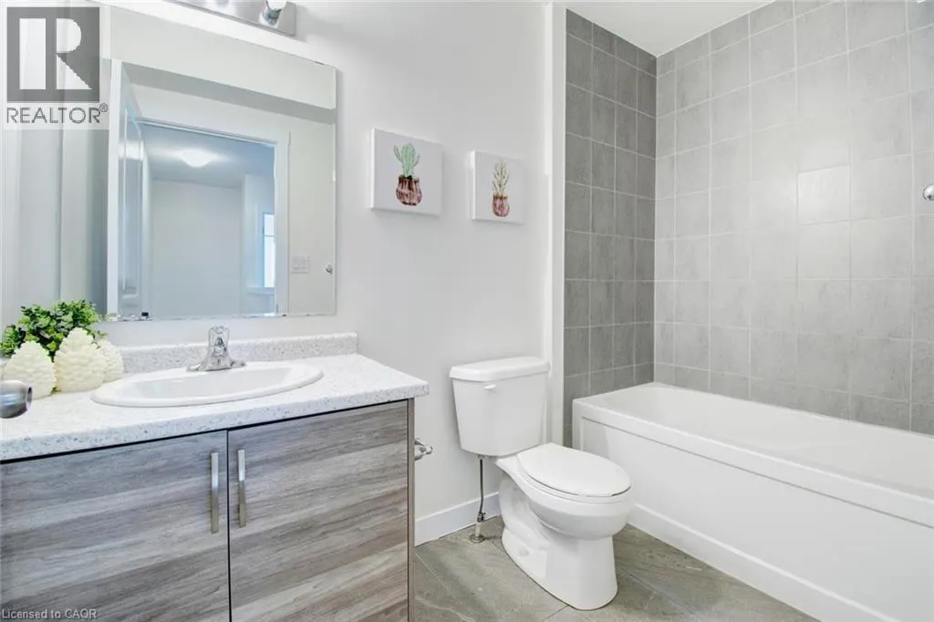 150 ROCHEFORT Street Unit# E, #E