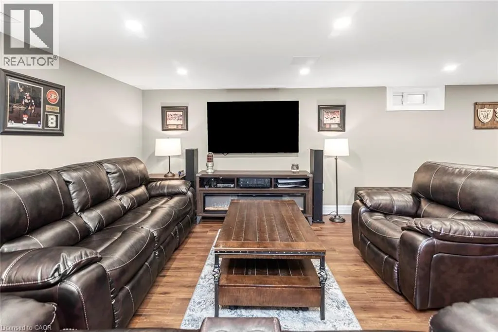 755 TEMPLEMEAD Drive