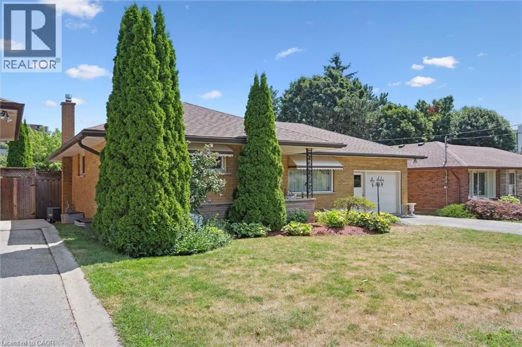 61 TRAYNOR Avenue