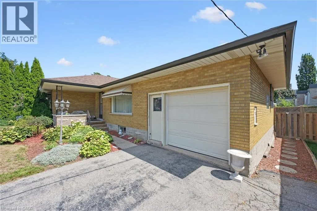 61 TRAYNOR Avenue