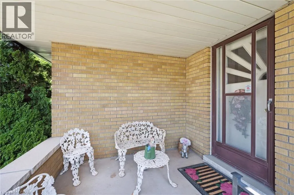 61 TRAYNOR Avenue