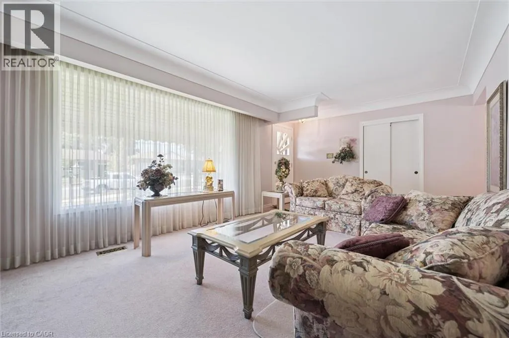61 TRAYNOR Avenue