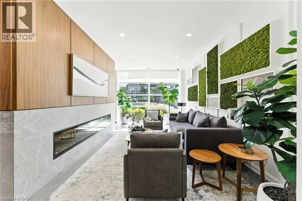 1880 GORDON Street Unit# 207, #207