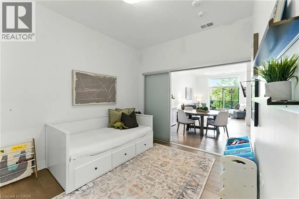 1880 GORDON Street Unit# 207, #207