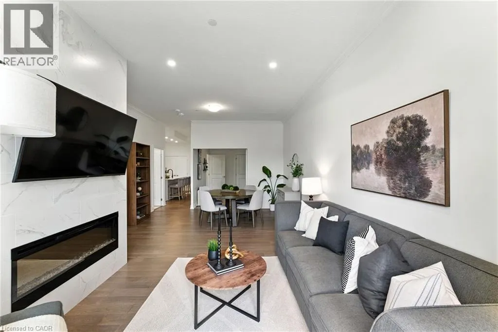 1880 GORDON Street Unit# 207, #207