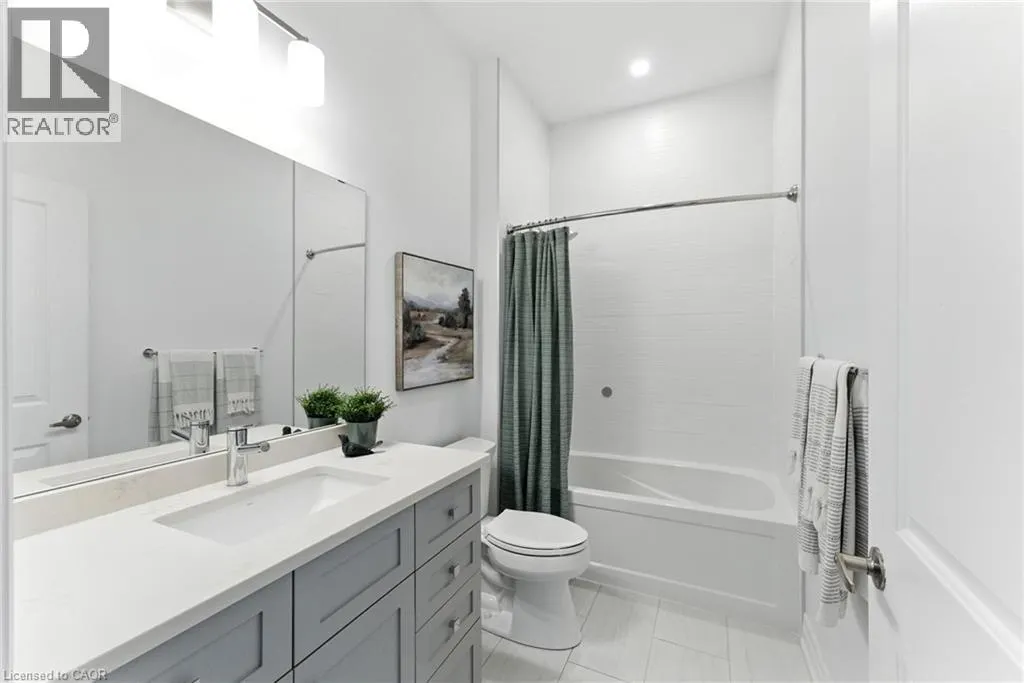 1880 GORDON Street Unit# 207, #207