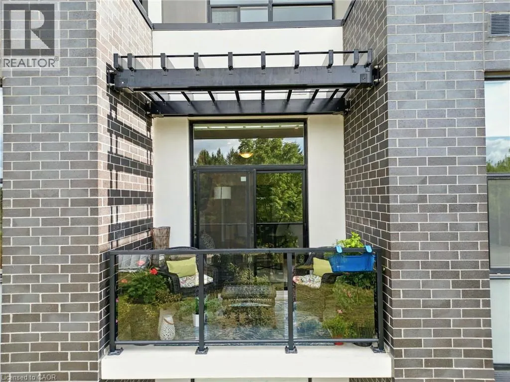1880 GORDON Street Unit# 207, #207
