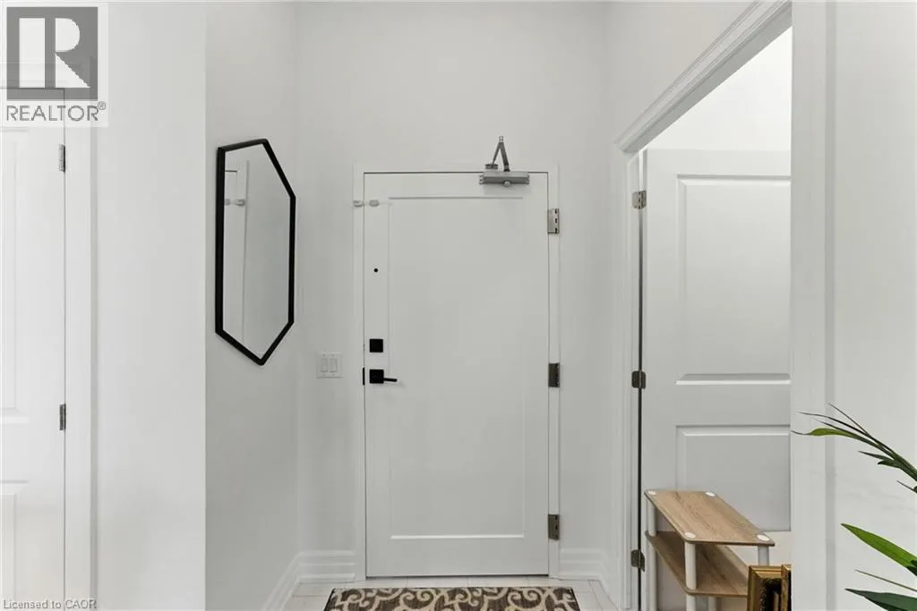 1880 GORDON Street Unit# 207, #207