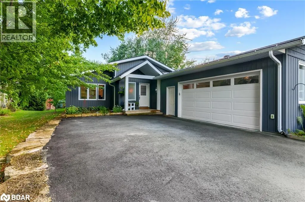 2656 WESTSHORE Crescent