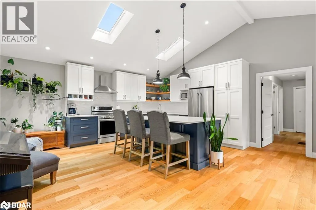 2656 WESTSHORE Crescent