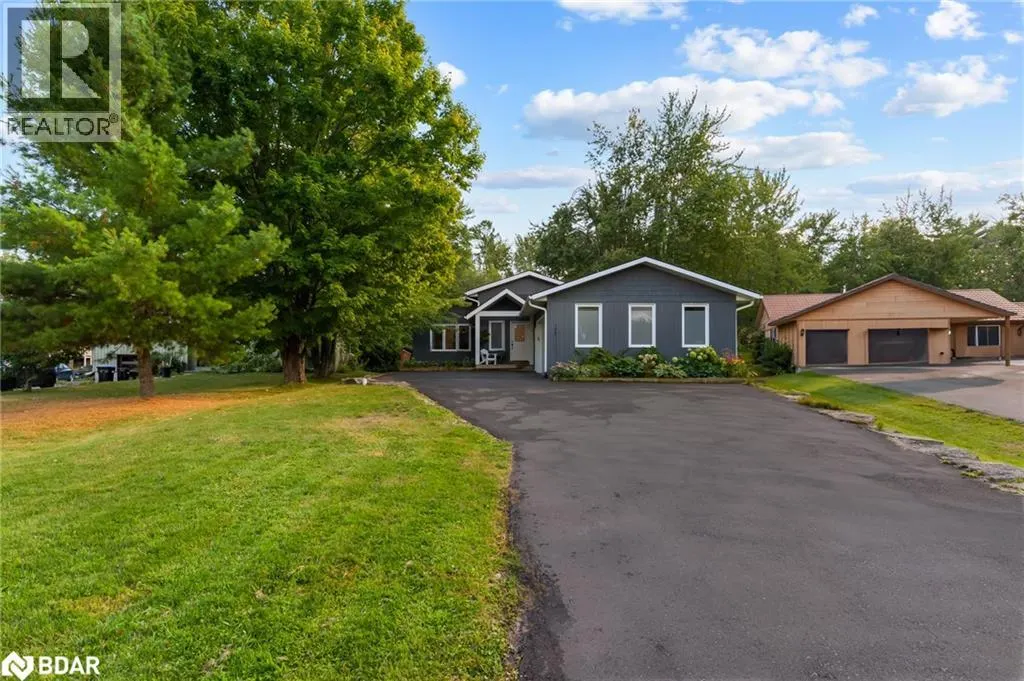 2656 WESTSHORE Crescent