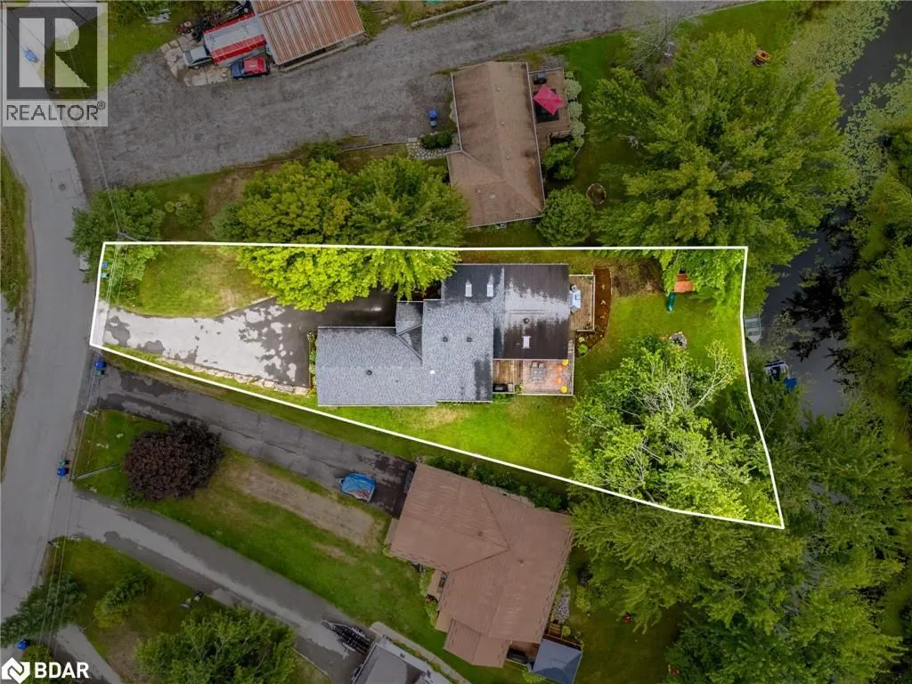 2656 WESTSHORE Crescent