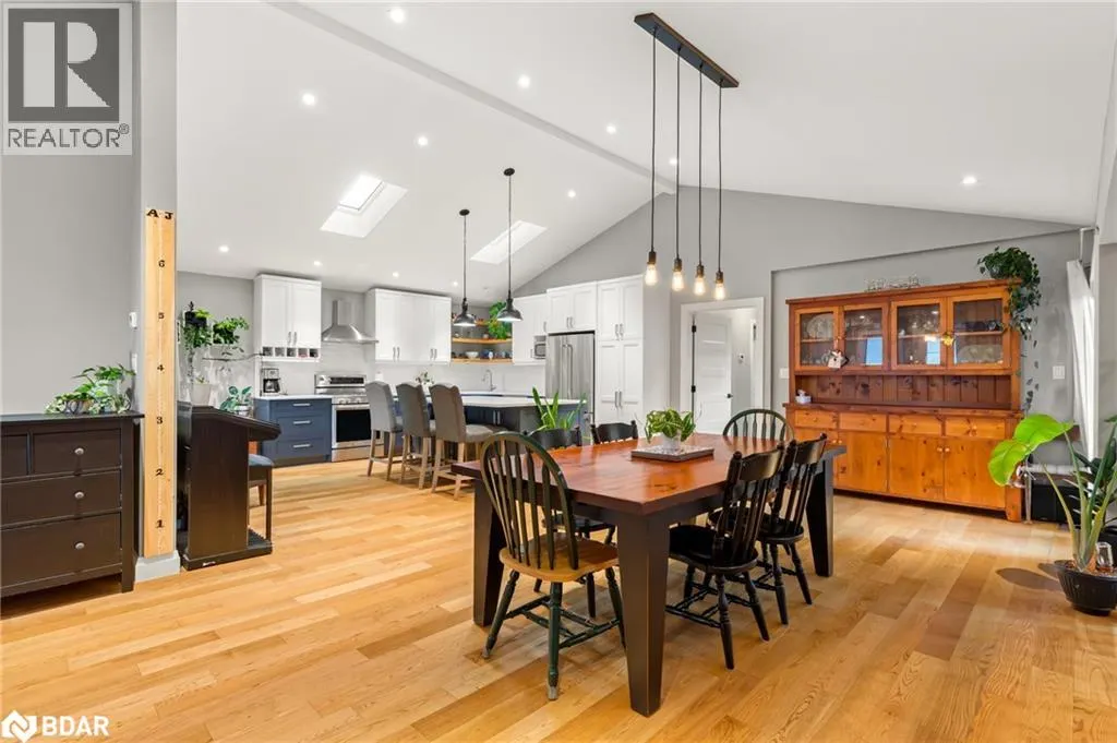 2656 WESTSHORE Crescent