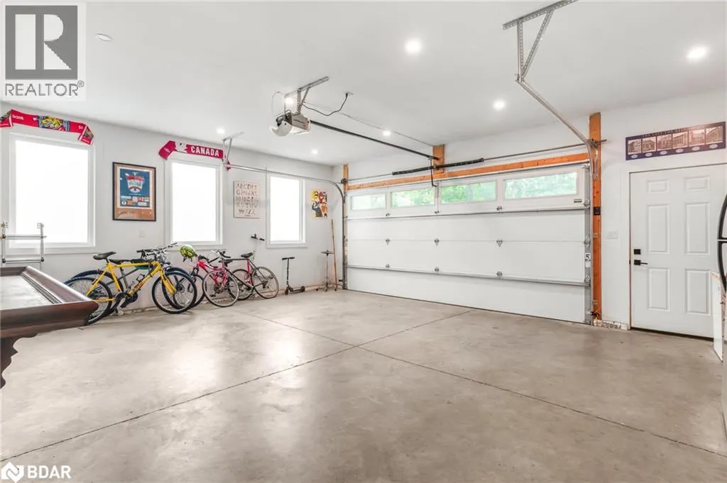 2656 WESTSHORE Crescent