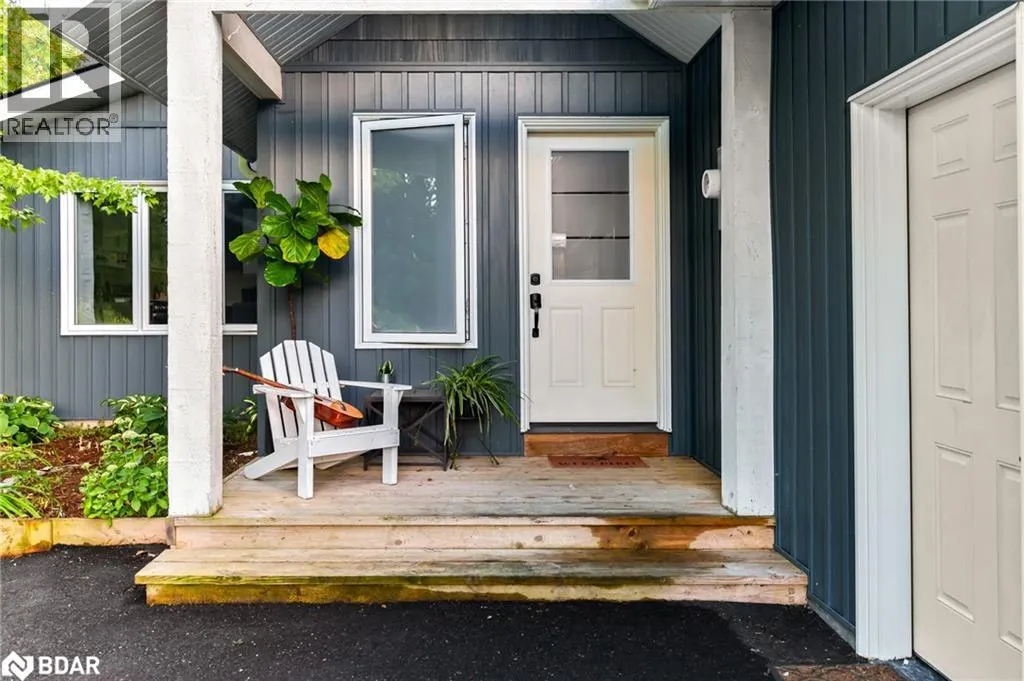 2656 WESTSHORE Crescent