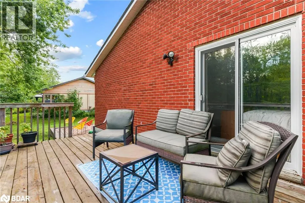 2656 WESTSHORE Crescent