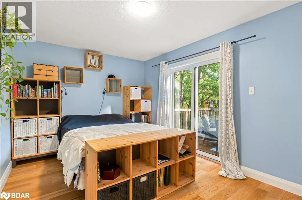 2656 WESTSHORE Crescent