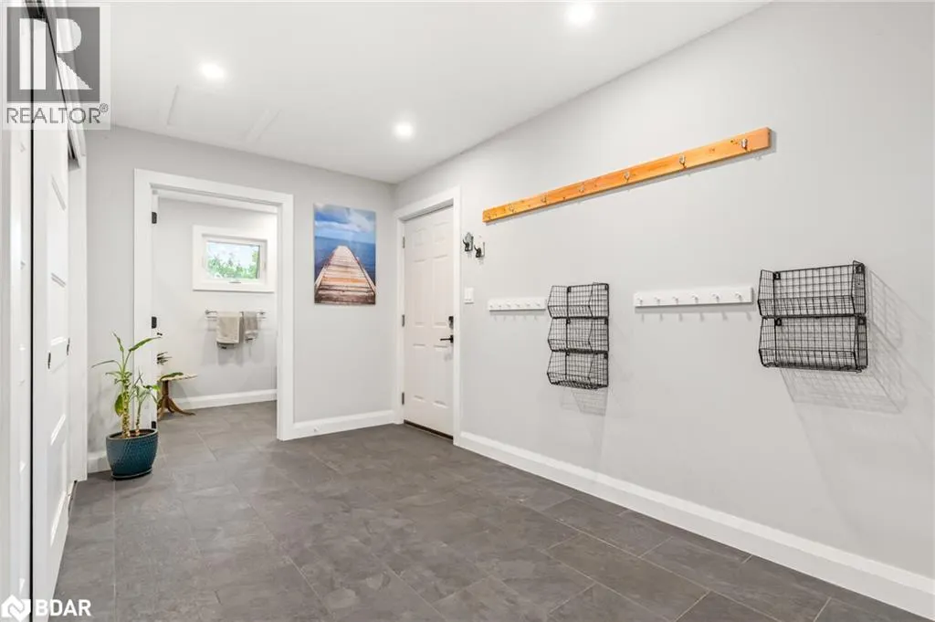 2656 WESTSHORE Crescent