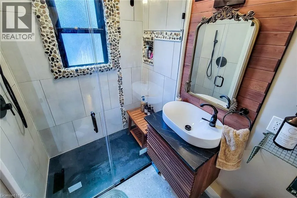 345 HAWKRIDGE Avenue Unit# Main floor, #Main floor