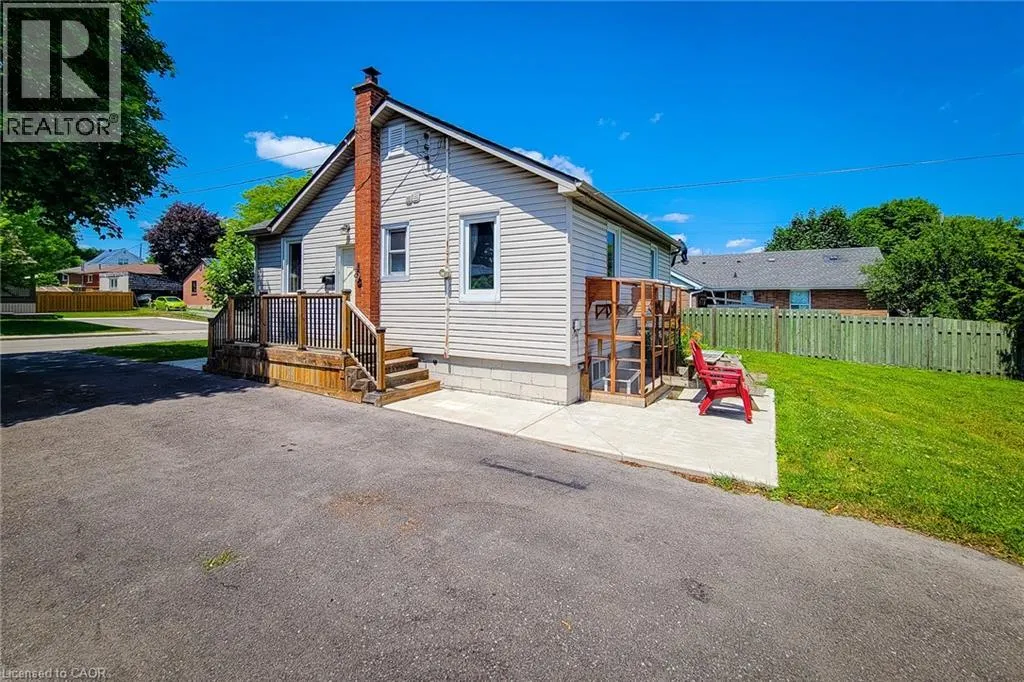 345 HAWKRIDGE Avenue Unit# Main floor, #Main floor