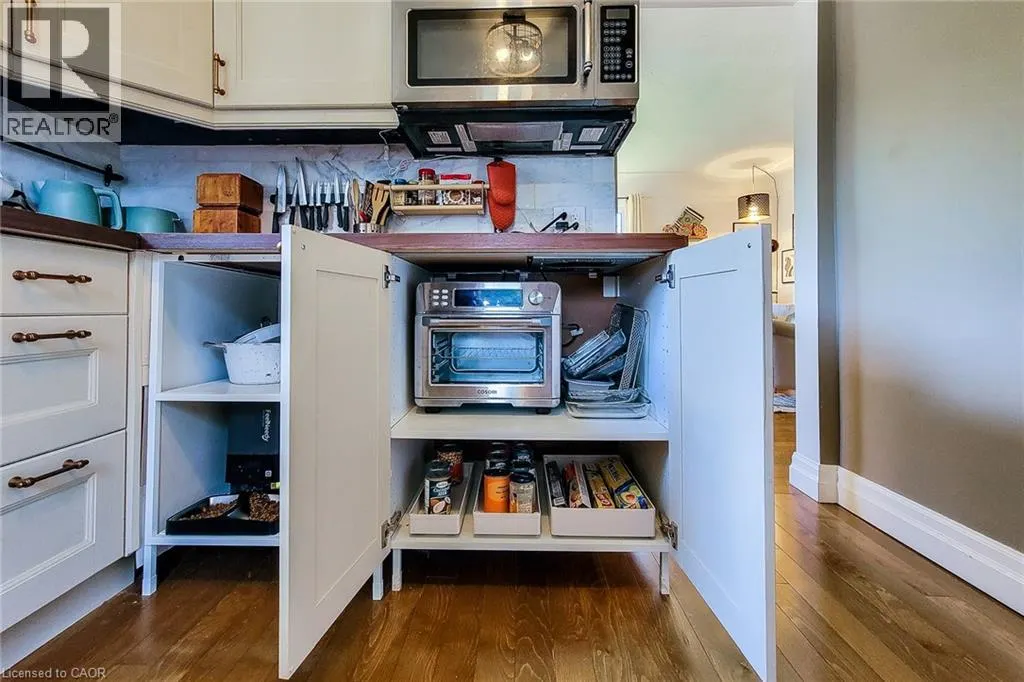 345 HAWKRIDGE Avenue Unit# Main floor, #Main floor