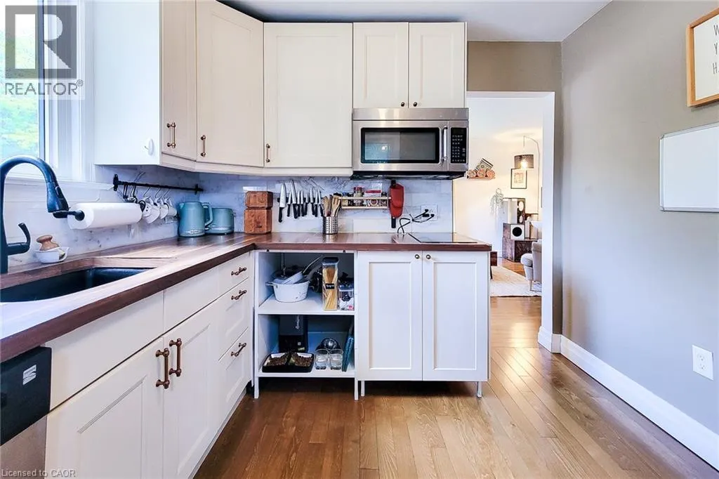 345 HAWKRIDGE Avenue Unit# Main floor, #Main floor