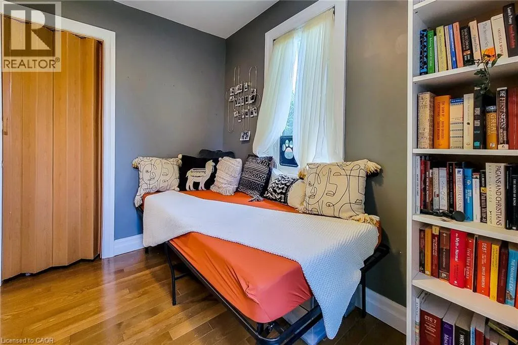 345 HAWKRIDGE Avenue Unit# Main floor, #Main floor