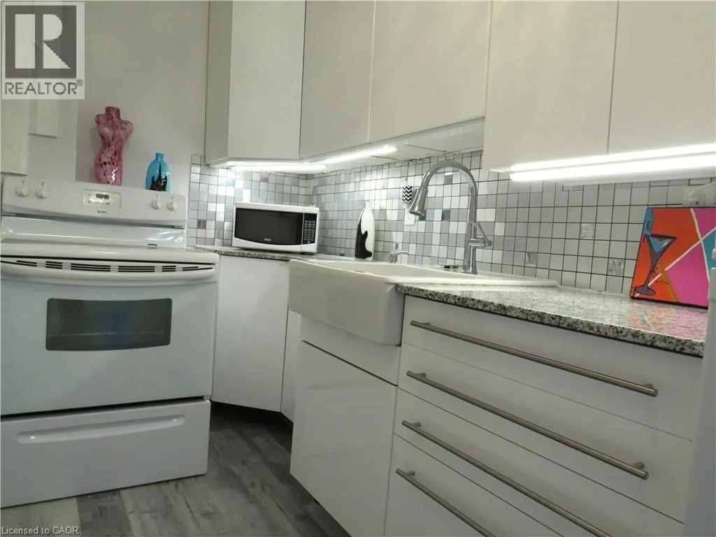 30 SUMMIT Avenue Unit# 307, #307