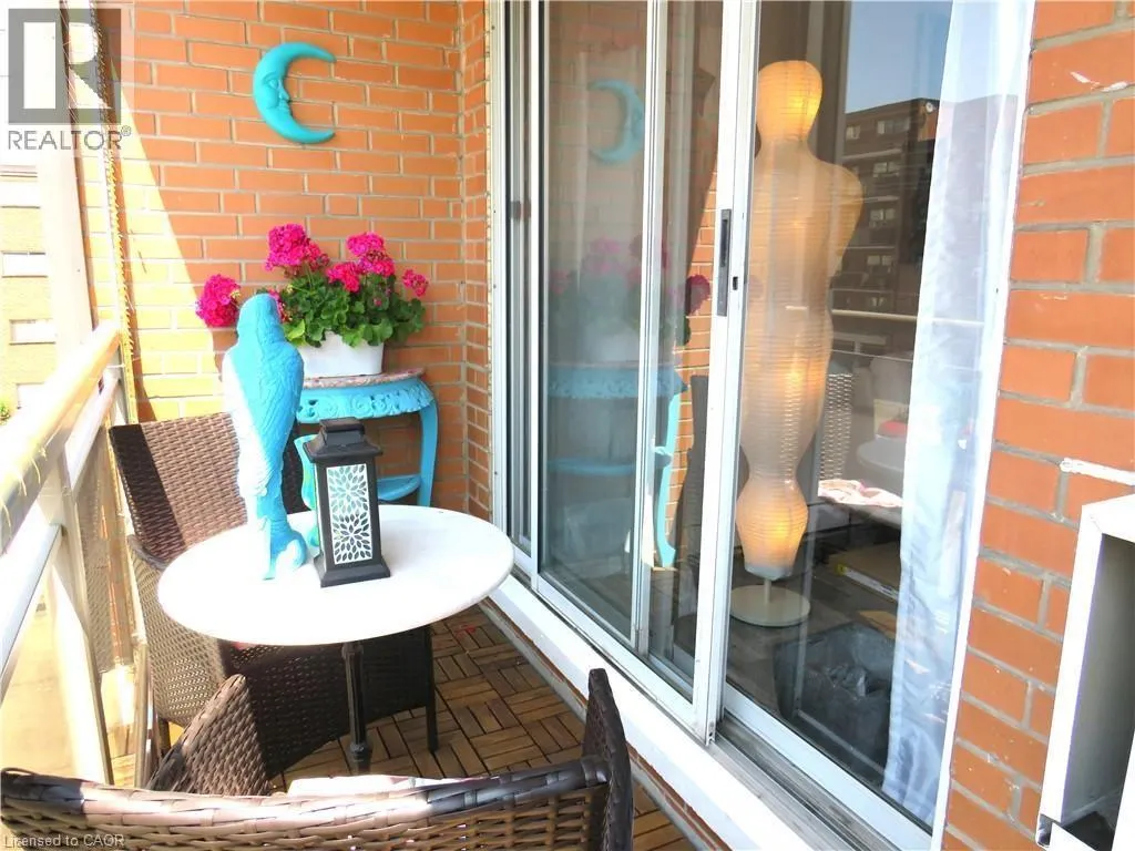30 SUMMIT Avenue Unit# 307, #307