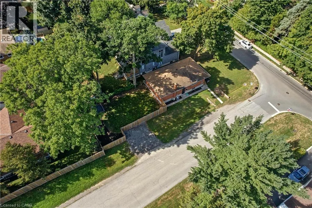 30 KERMAN Avenue
