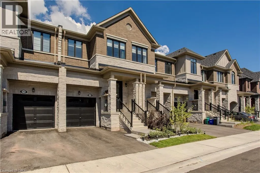 1407 OAKMONT Common
