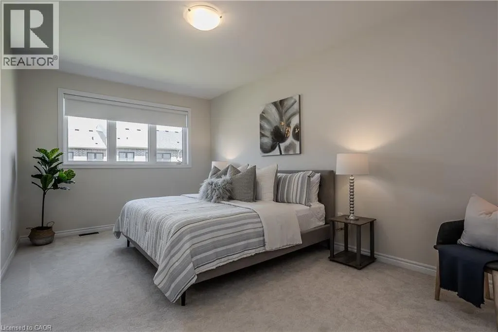 1407 OAKMONT Common