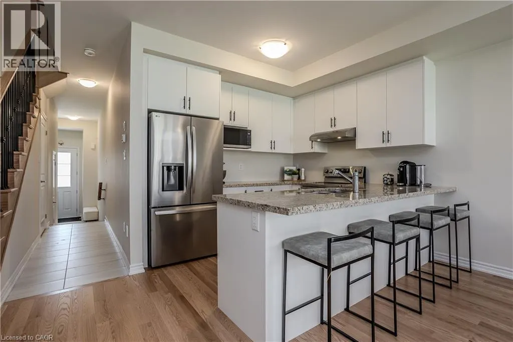 1407 OAKMONT Common
