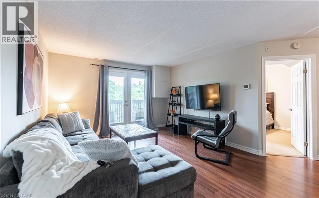 2020 CLEAVER Avenue Unit# 207, #207