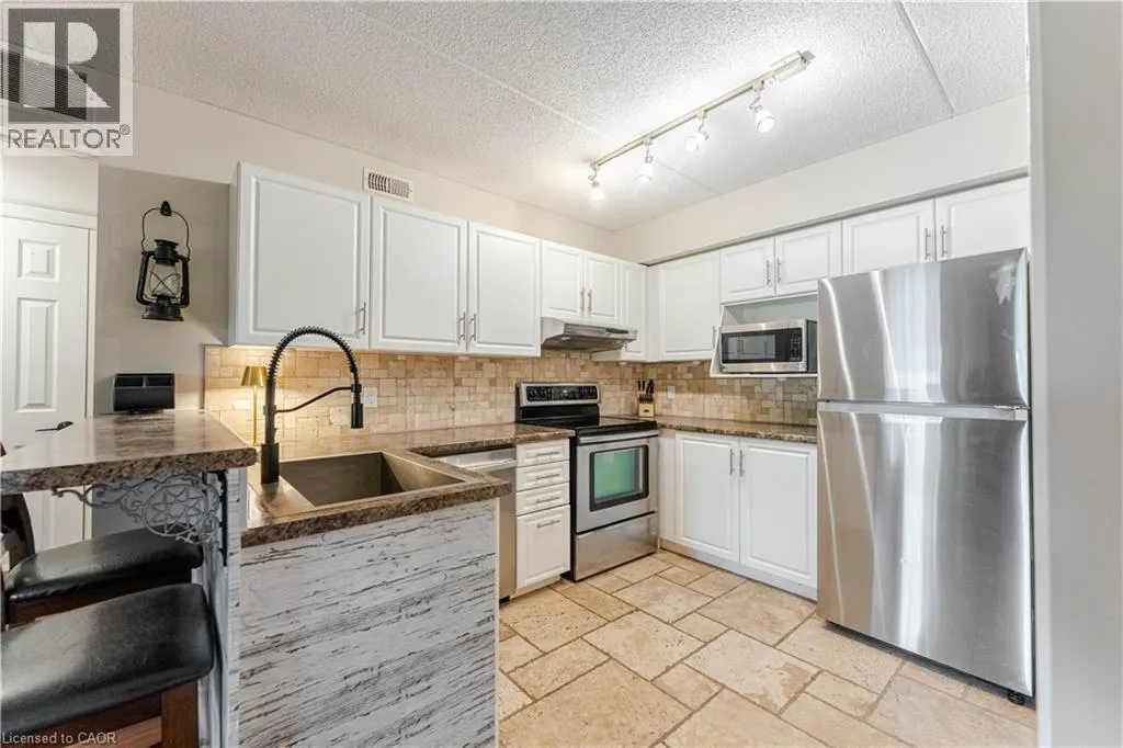 2020 CLEAVER Avenue Unit# 207, #207