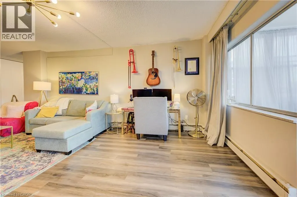 45 WESTMOUNT Road N Unit# 302, #302