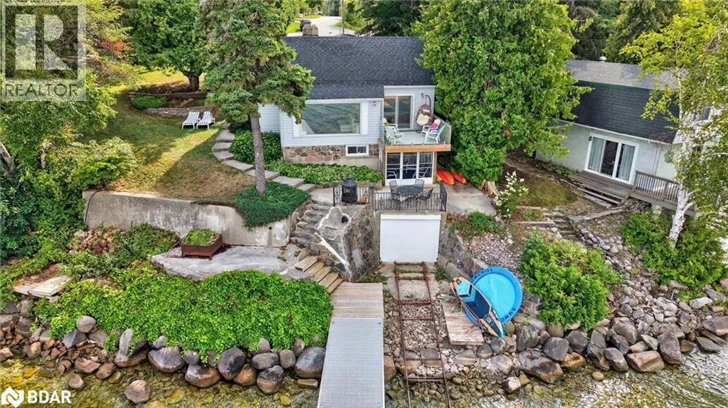 43 MOON POINT Drive
