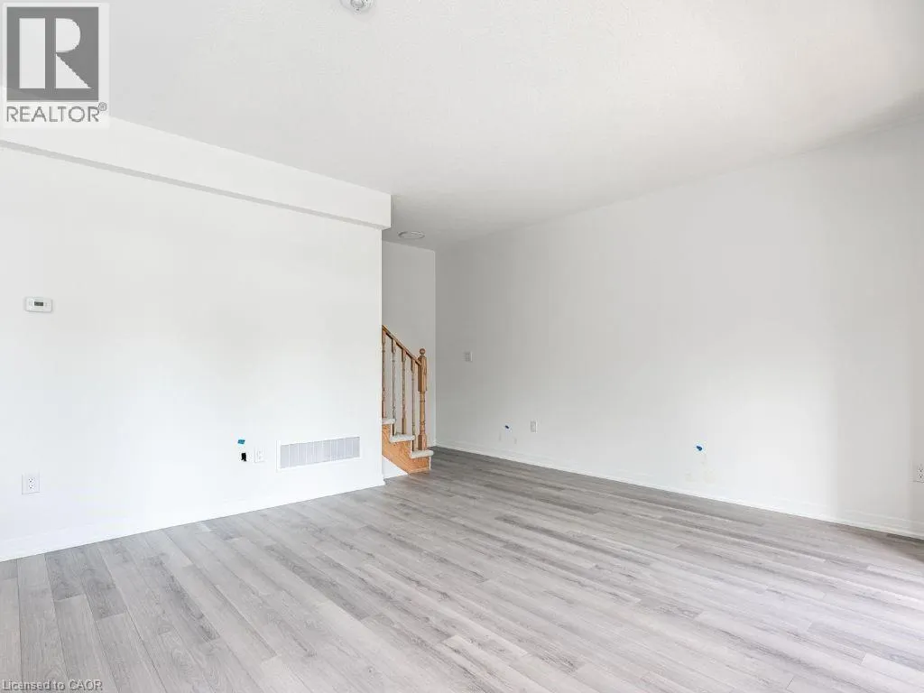 34 SIDNEY ROSE Common E