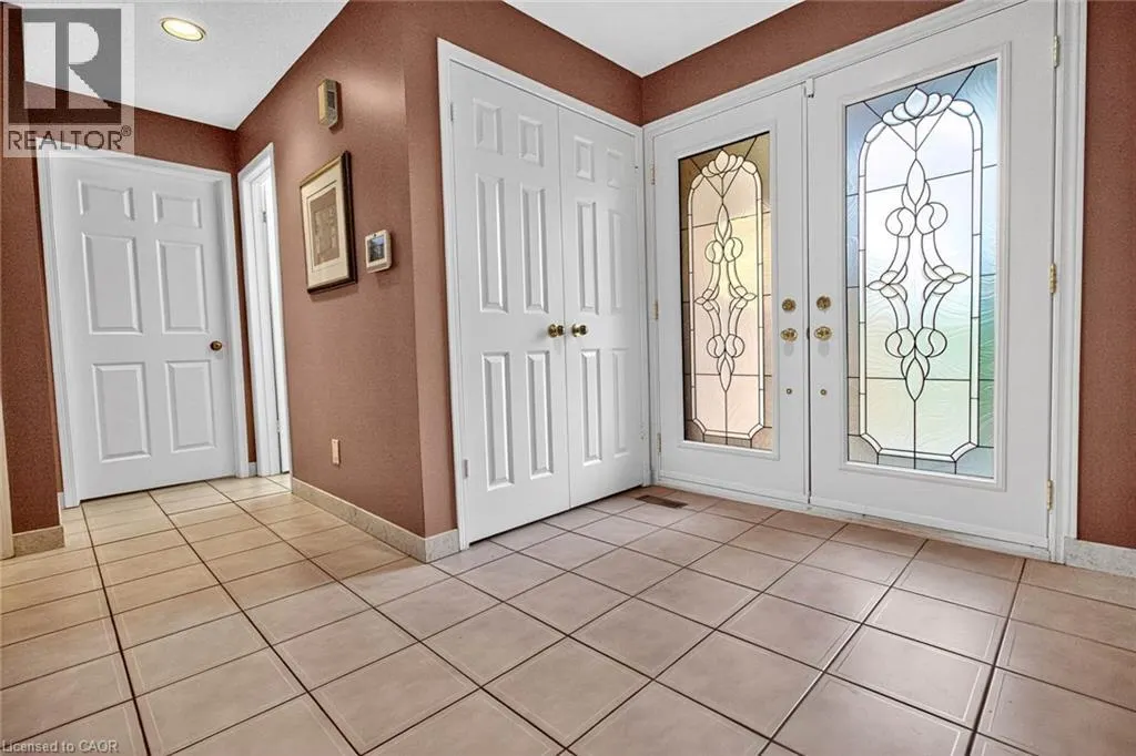 1084 GRANDEUR Crescent