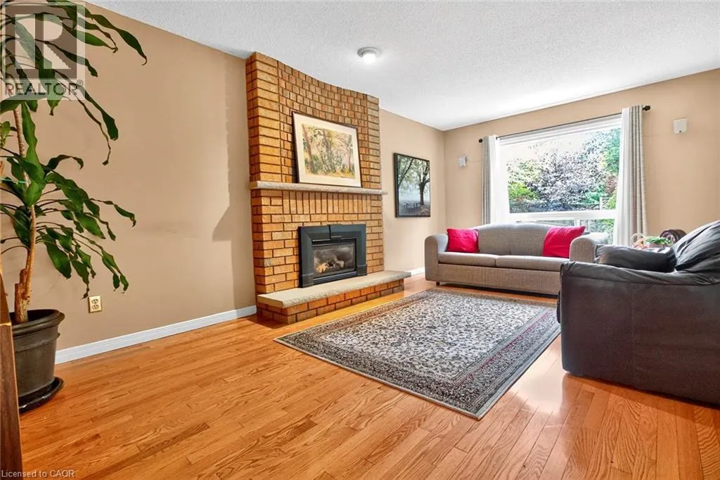 1084 GRANDEUR Crescent
