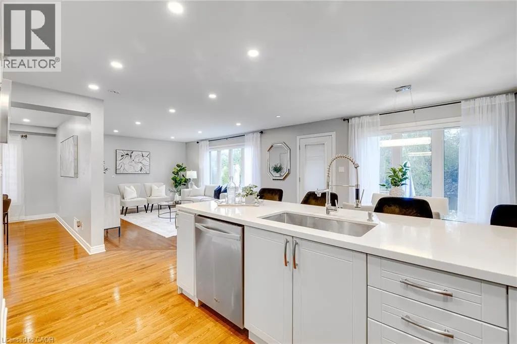 44 PENTLAND Road