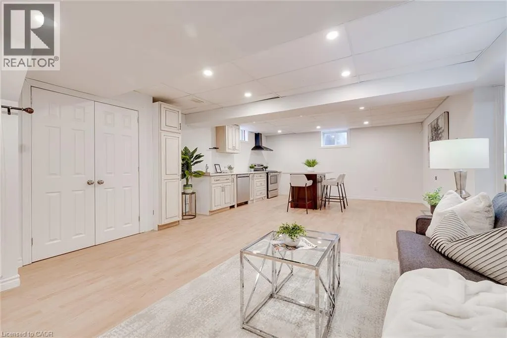 44 PENTLAND Road