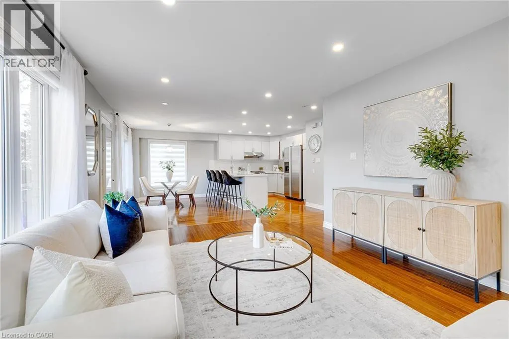 44 PENTLAND Road