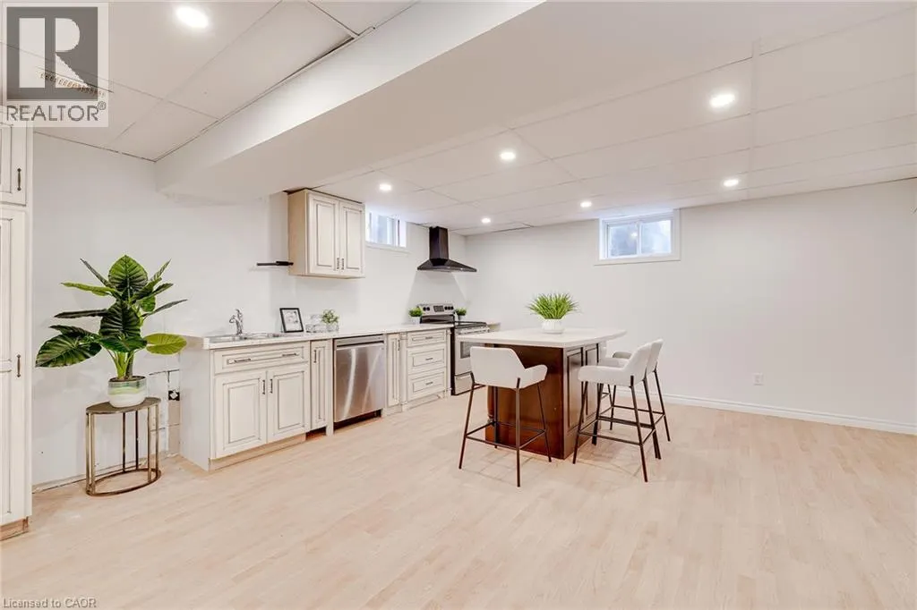 44 PENTLAND Road