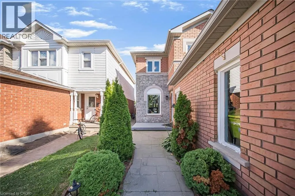 75 STONECAIRN Drive
