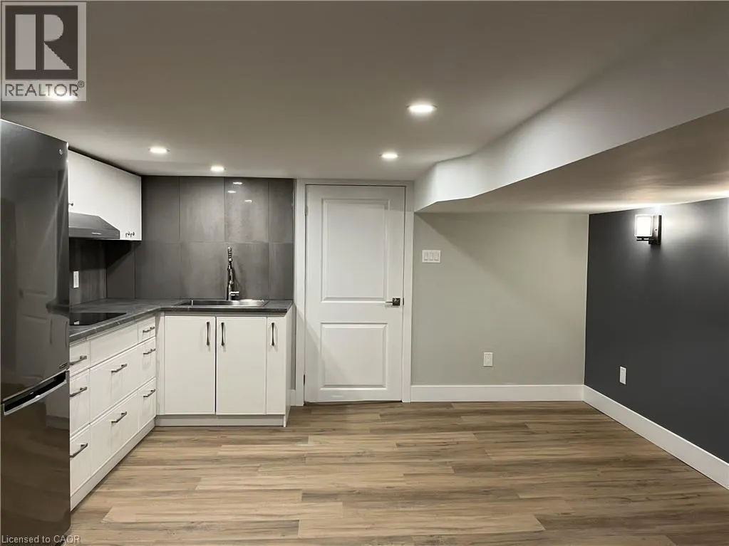 23 ROSEMONT Avenue Unit# Basement, #Basement