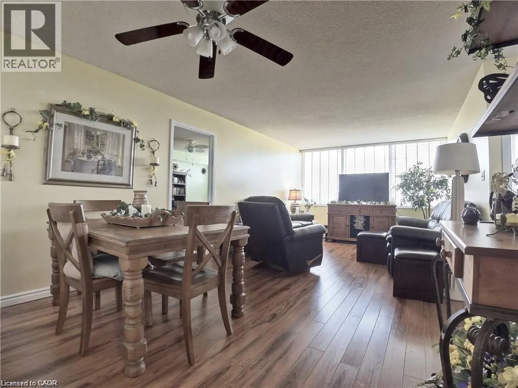 3227 KING Street E Unit# 1011, #1011