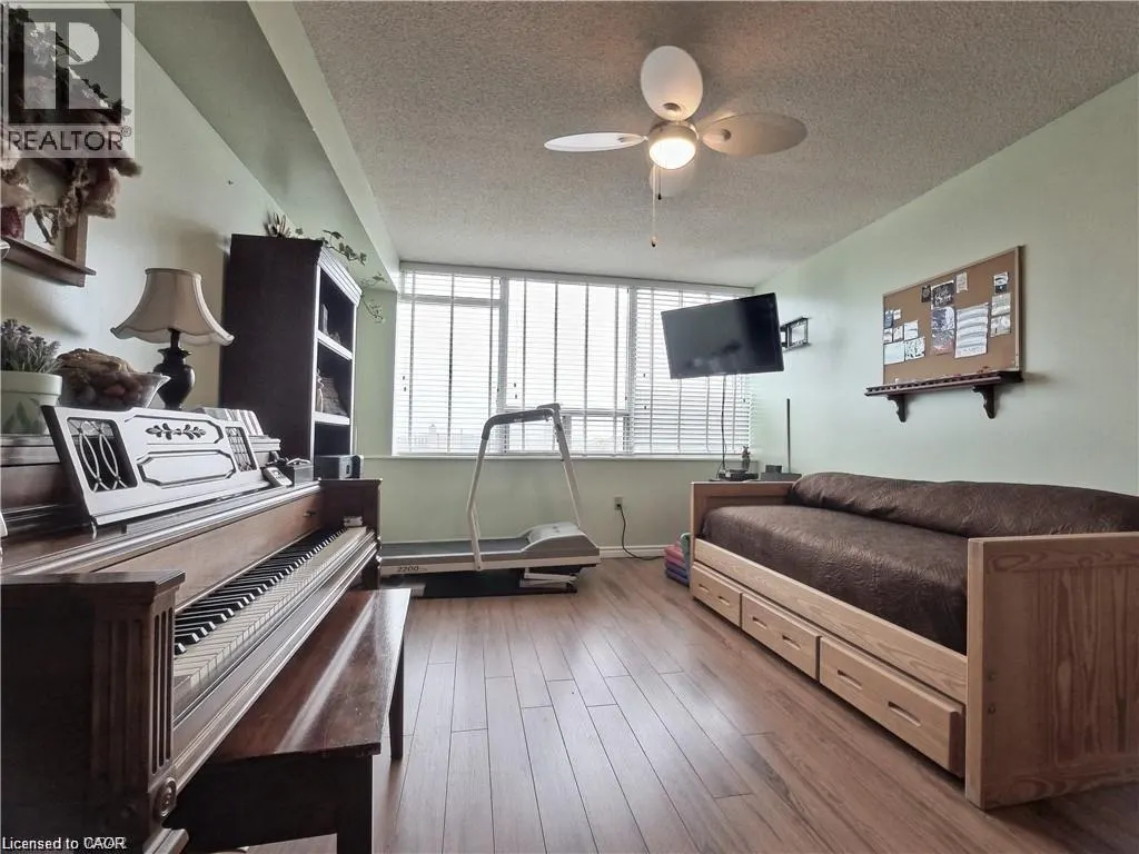 3227 KING Street E Unit# 1011, #1011
